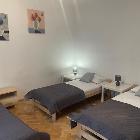 Apartamenty 650 Metrow Od Dworca Пшемишъл Екстериор снимка