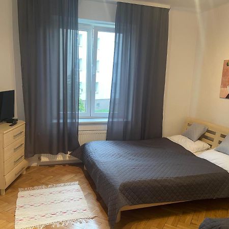 Apartamenty 650 Metrow Od Dworca Пшемишъл Екстериор снимка