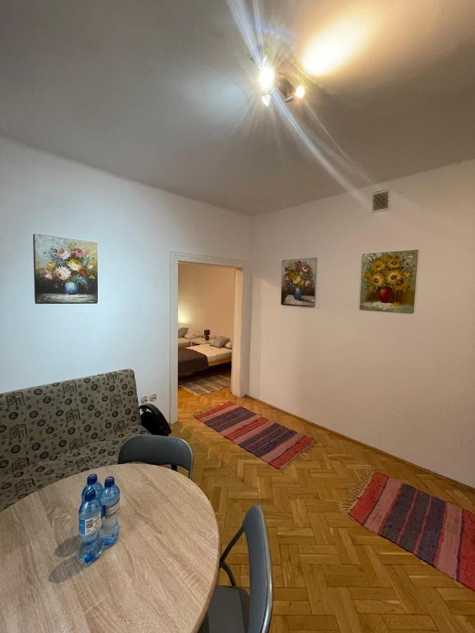 Apartamenty 650 Metrow Od Dworca Пшемишъл Екстериор снимка
