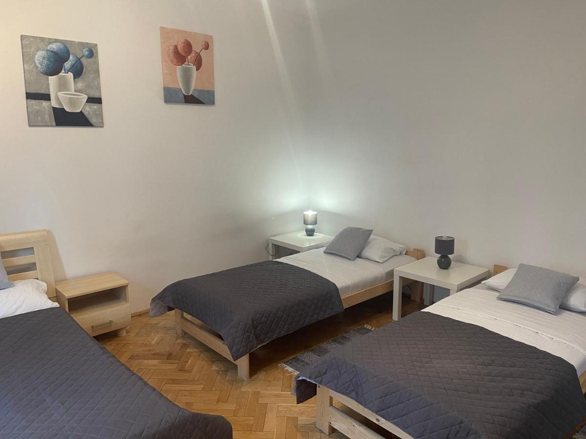 Apartamenty 650 Metrow Od Dworca Пшемишъл Екстериор снимка